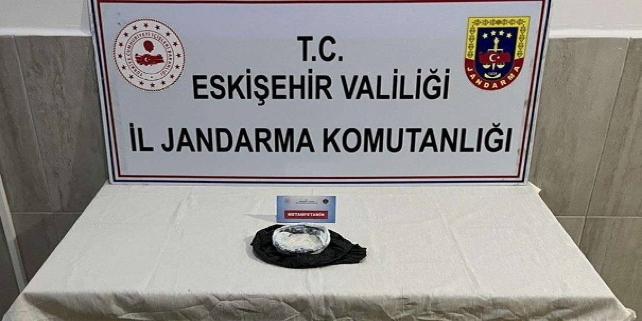 İstanbul’dan Eskişehir’e Uyuşturucu Getirip Satan Şahıslar Yakaladı