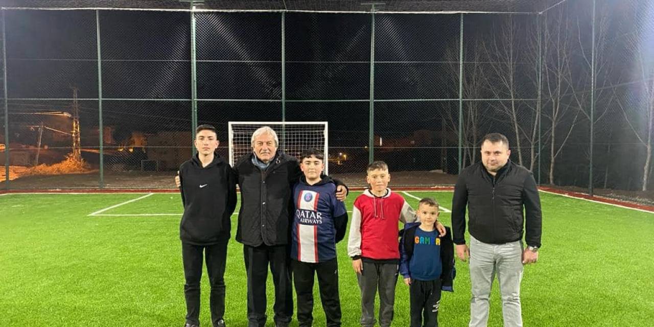 O İlçede 14’üncü Halı Saha Çalışması Tamamlandı