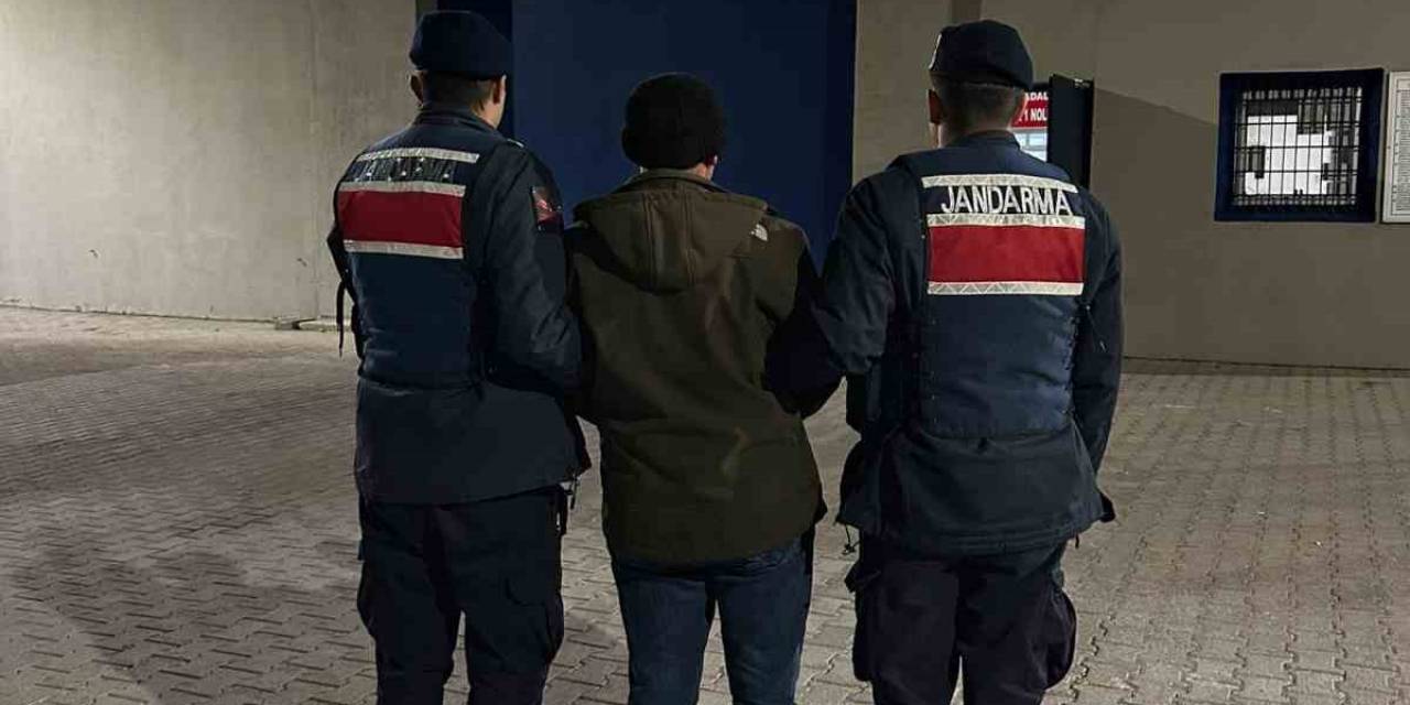 Dolandırıcılık Suçundan 6 Yıl Hapis Cezasıyla Aranan Şahsı Jandarma Yakaladı
