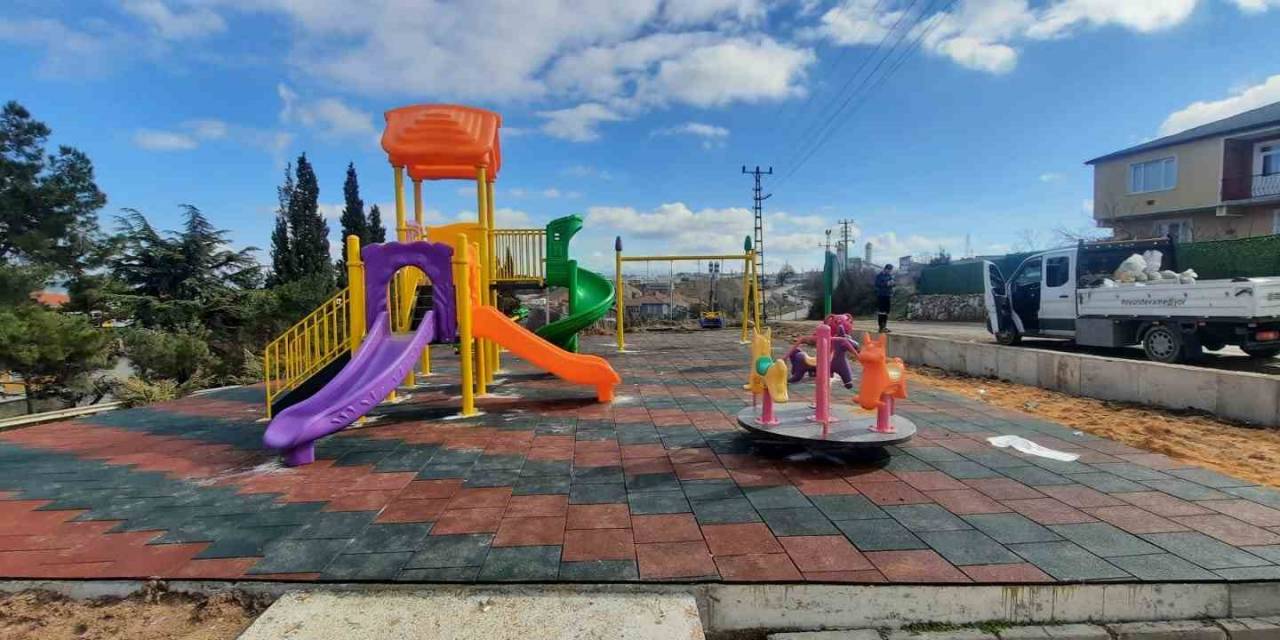 Belediyeden Çocuklara İki Yeni Oyun Alanı Hazırlandı