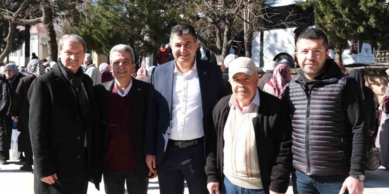 Gediz’de 28 Umreci Kutsal Topraklara Uğurlandı