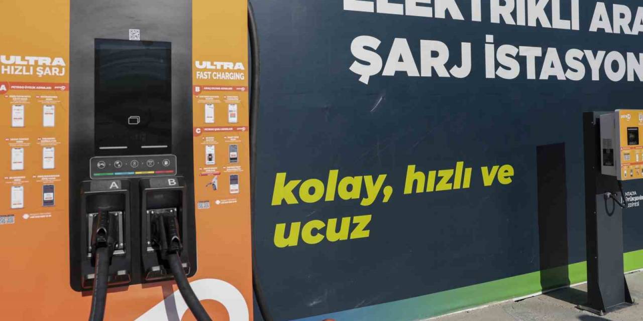 Büyükşehir Belediyesi 25 Elektrikli Araç Şarj İstasyonu Kurdu