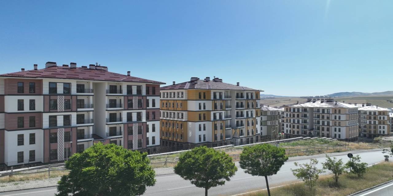 Esentepe’de Konutlar Teslim Edilmeye Başladı