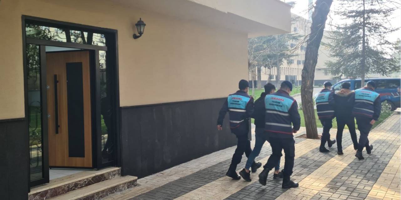 Gaziantep’te Pkk/kck-pyd/ypg’ye Şafak Operasyonu: 2 Terörist Yakalandı