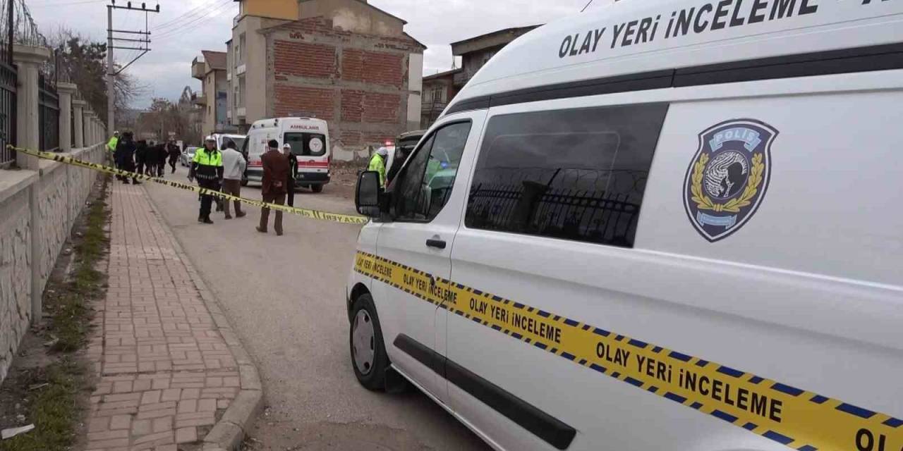 Elazığ’da Pikabın Altında Kalan Yaşlı Adam Hayatını Kaybetti