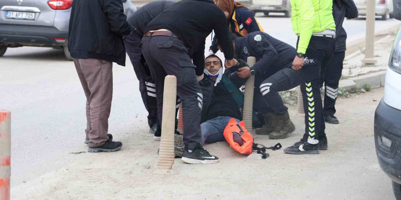 Ters Yönden Gelen Motosikletle Otomobil Çarpıştı: 1 Kişi Yaralı