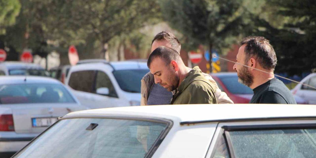 3 Kaçak Göçmenin Çıktığı Çöp Yüklü Tırın Sürücüsü Tutuklandı