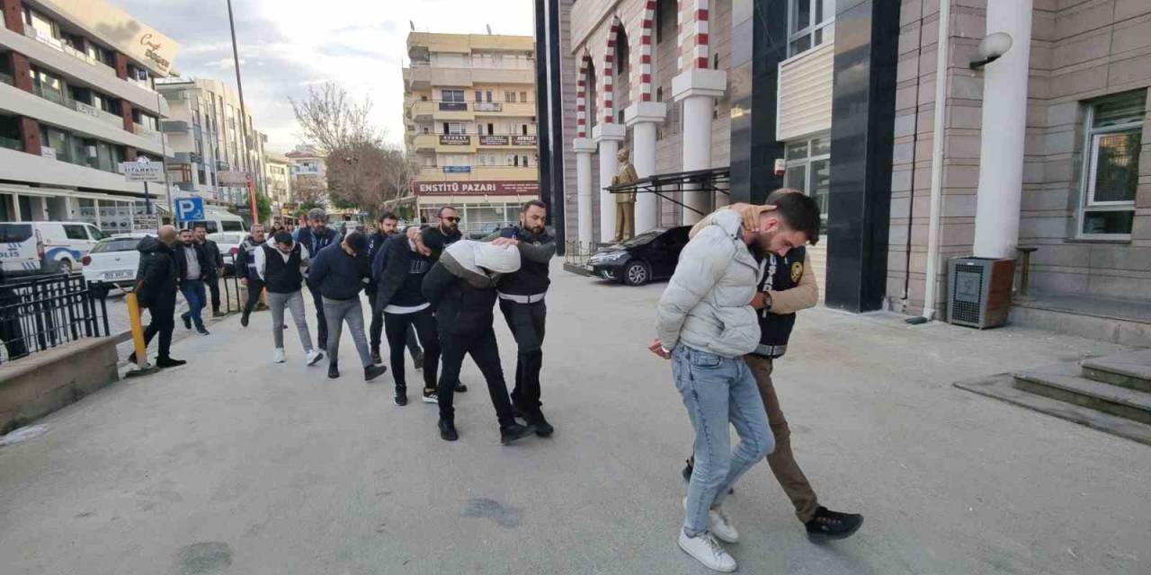 Kuşadası’nda Eğlence Mekanı Sahibini Silahla Yaralamaya 4 Tutuklama