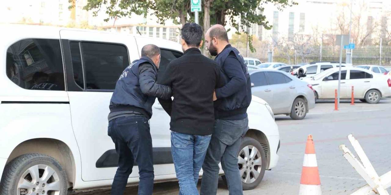 Fetö’den Aranan İhraç Polis Memuru Mersin’de Yakalandı