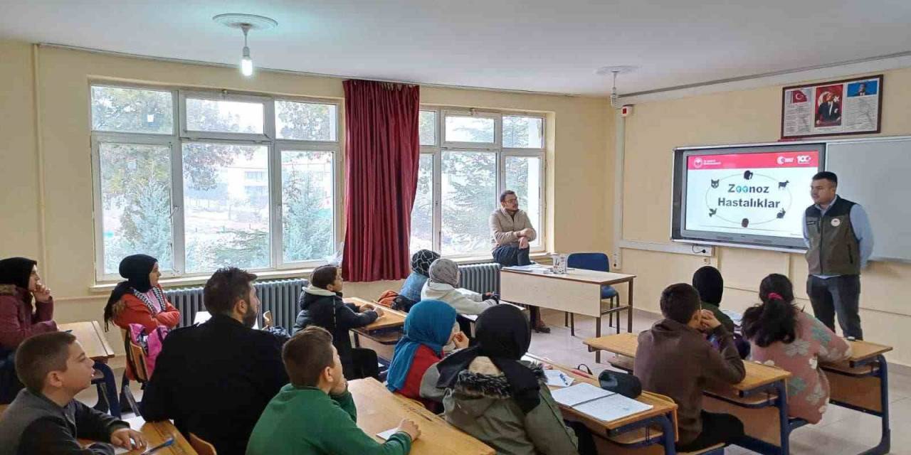 Hayvanlardan İnsanlara Geçen Hastalıklar Anlatıldı