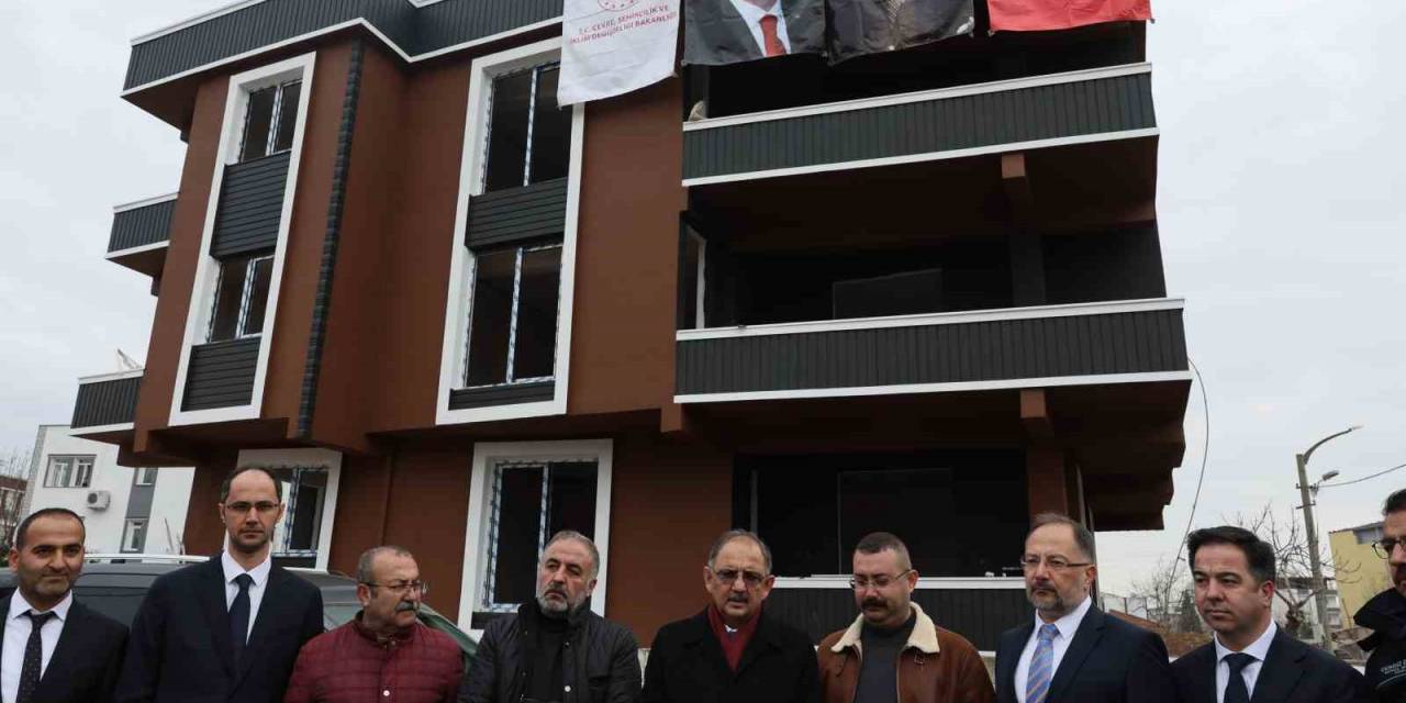 Bakan Özhaseki, Adıyaman’da Evini Yerinde Yeniden Yapan Kürkoğlu Ailesini Ziyaret Etti