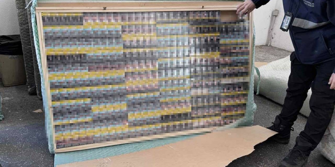 Kanepeler Arasına Gümrük Kaçağı Sigara Gizlediler: 9 Bin 690 Paket Sigara Bulgar Gümrüğüne Takıldı