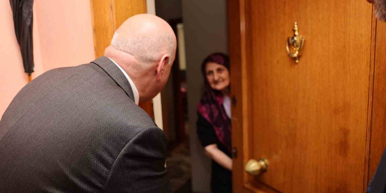 Başkan Bıyık, Kapı Kapı Dolaşarak Sorunlara Çözüm Üretiyor