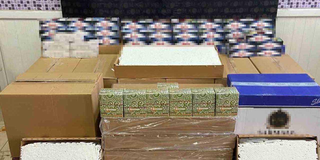 Şüpheli Araçtan Binlerce Makaron Ve Tütün Çıktı