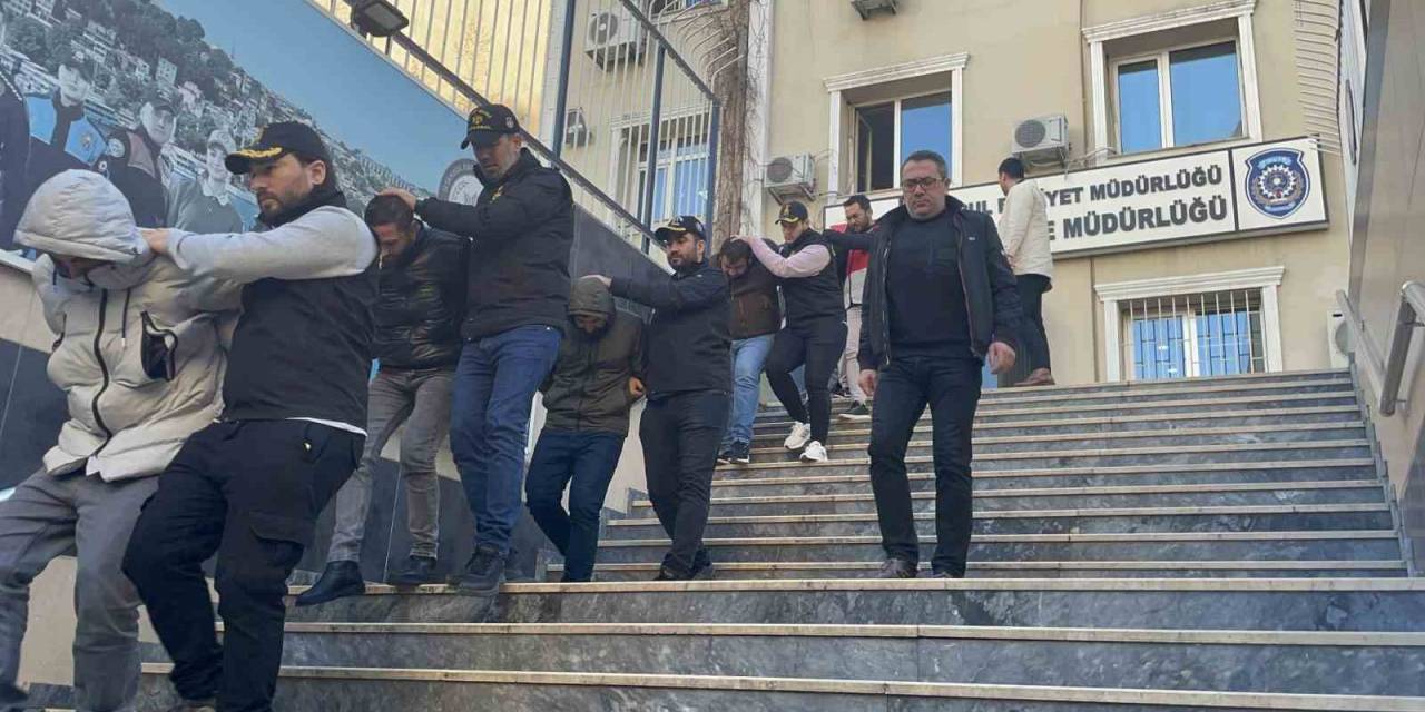 Ataşehir’de Otomobilde ’kilometre’ Dolandırıcılığı: 25 Şüpheli Adliyeye Sevk Edildi