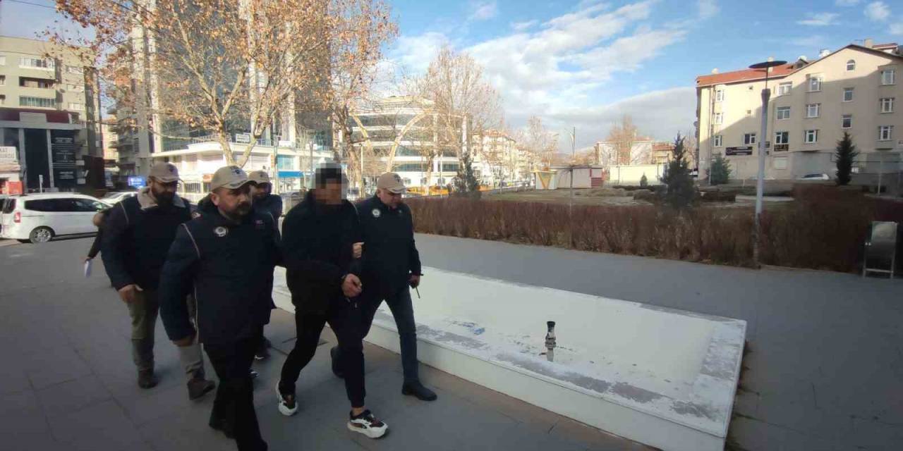 Kırşehir’de, Deaş’ın Sözde Askerlerine Operasyon: 6 Gözaltı