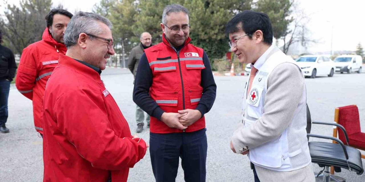 Güney Kore’nin Deprem Bölgesine Yardımları Sürüyor
