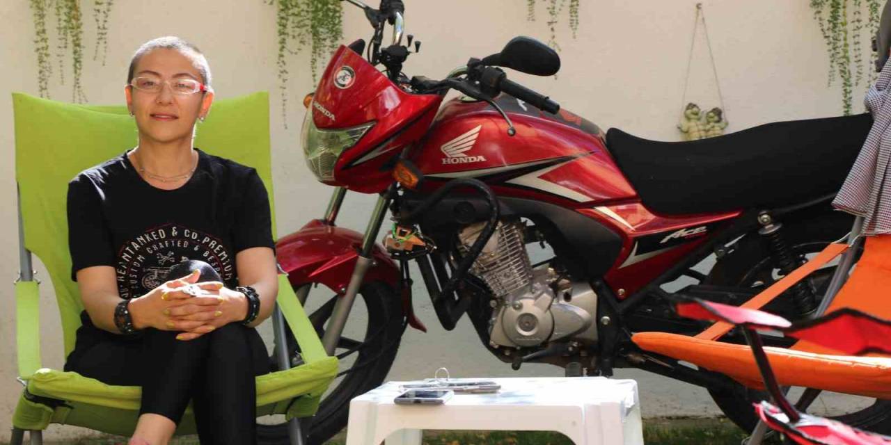 Motosiklet Tutkunu Kadın Kansere Yenik Düştü