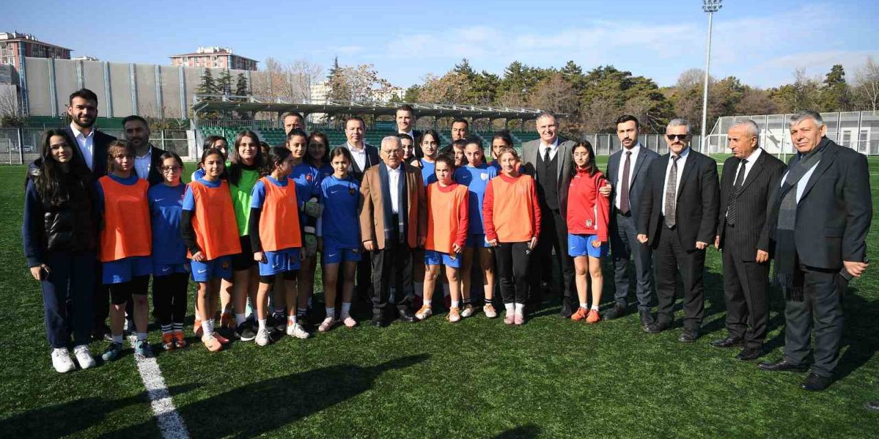 Başkan Büyükkılıç, Sporcularla Buluştu