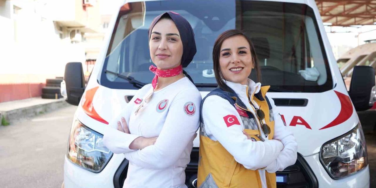 Samsun’un 2 Kadın Ambulans Şoförü Hayat Kurtarmak İçin Zamanla Yarışıyor