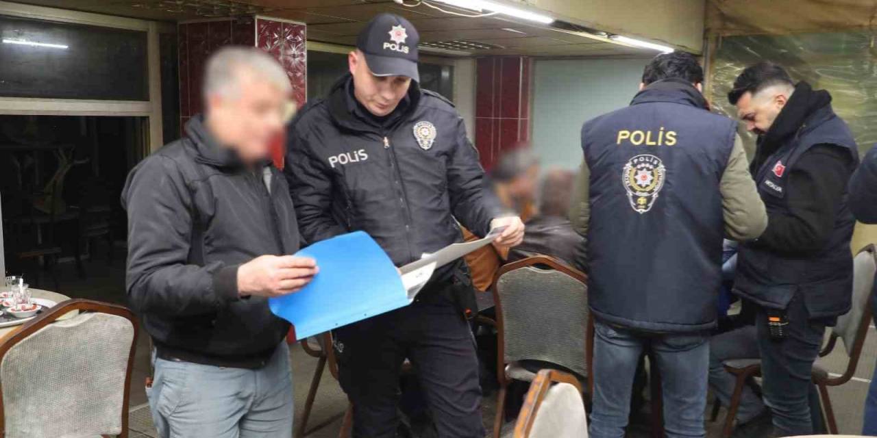 Antalya’da 16 Umuma Açık Yer Denetlendi, 2 Bin 180 Şahıs Ve 440 Araç Sorgulandı