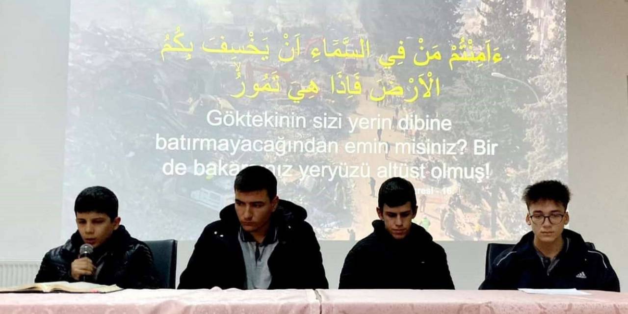 Deprem Şehitleri Dualarla Anıldı