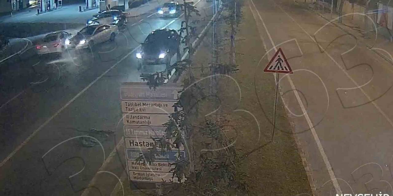 Kaza Anları Güvenlik Kameralarına Yansıdı