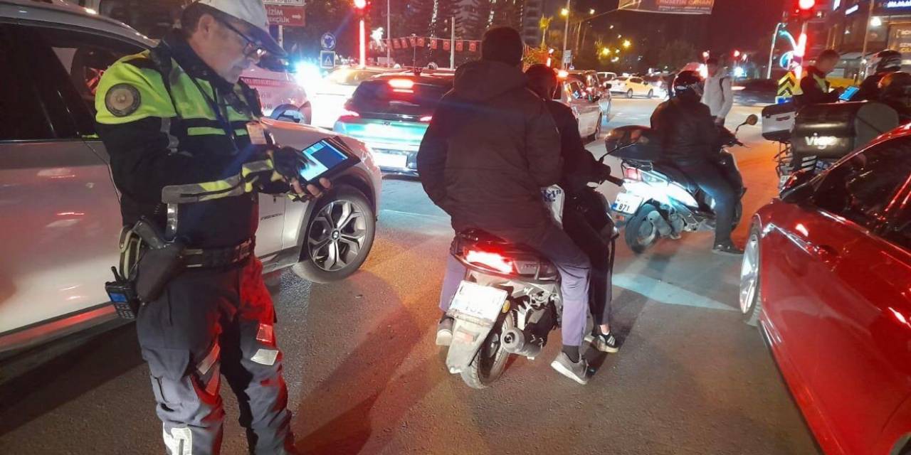 Adana’da Motosiklet Kullananlara Sıkı Denetim