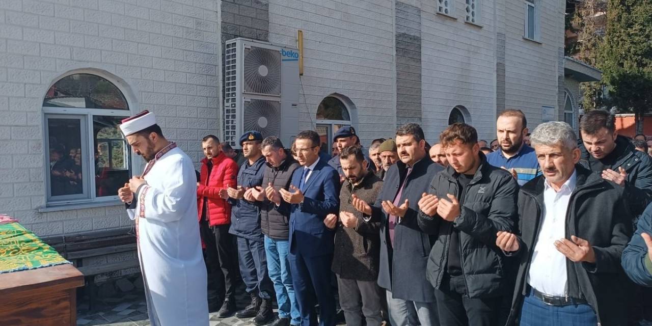 Şehit Annesi Son Yolculuğuna Uğurlandı