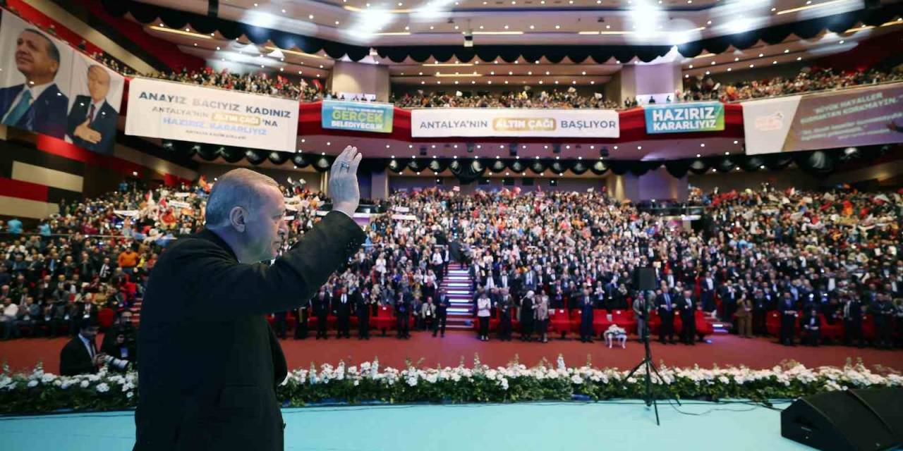 Cumhurbaşkanı Erdoğan: "Demokrasinin Önemli Bir Unsuru Olan Muhalefetin Perişan Hali İçimizi Acıtıyor"