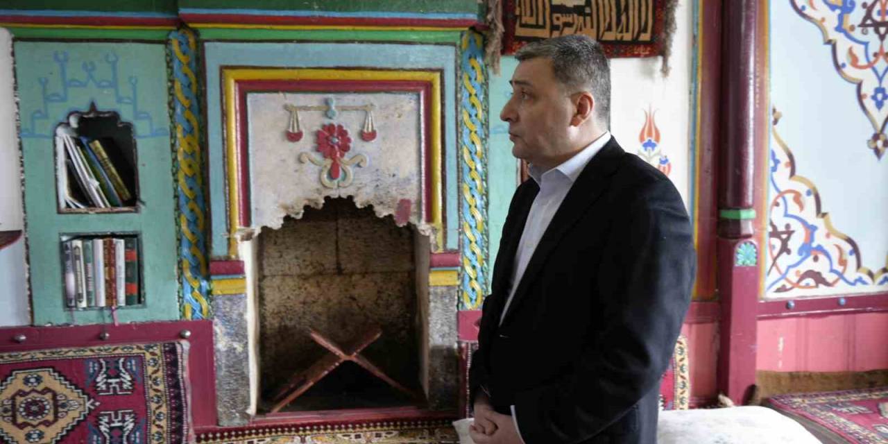 Vali Tanrısever, Tarihi Sarıçiçek Köy Odaları’nda İncelemelerde Bulundu