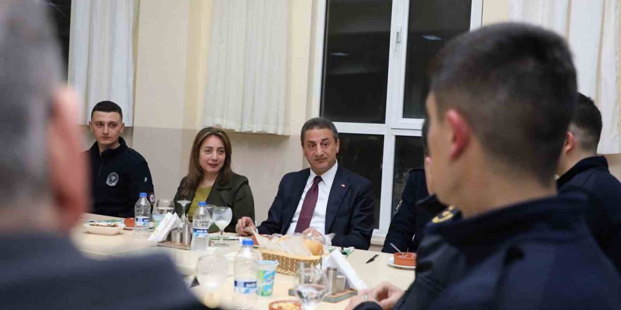Vali Karaömeroğlu, Polis Adaylarıyla Bir Araya Geldi