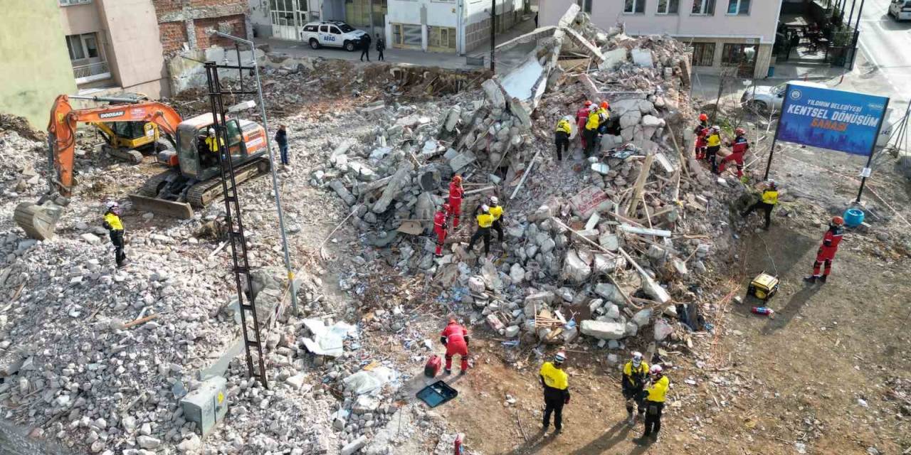 Bursa’da Nefes Kesen Deprem Tatbikatı...