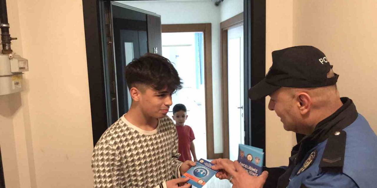 Polis Kapı Kapı Gezip Hırsızlığa Karşı Vatandaşları Uyardı