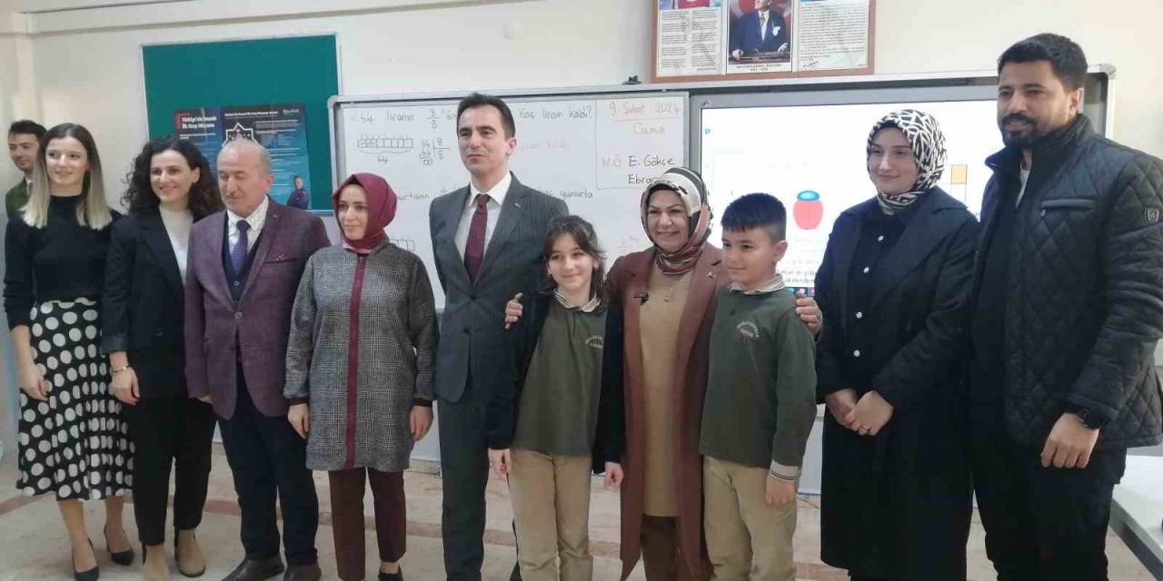 Sınıf Başkanının Seçim Vaadini, Belediye Başkanı Gerçekleştirdi