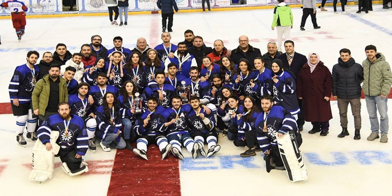 Buz Hokeyinde Etü’den Çifte Kupa