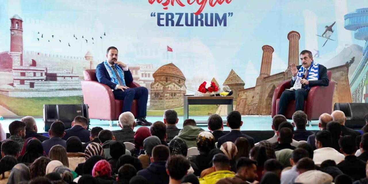Bakan Tekin Erzurum’da Gençlerle Buluştu