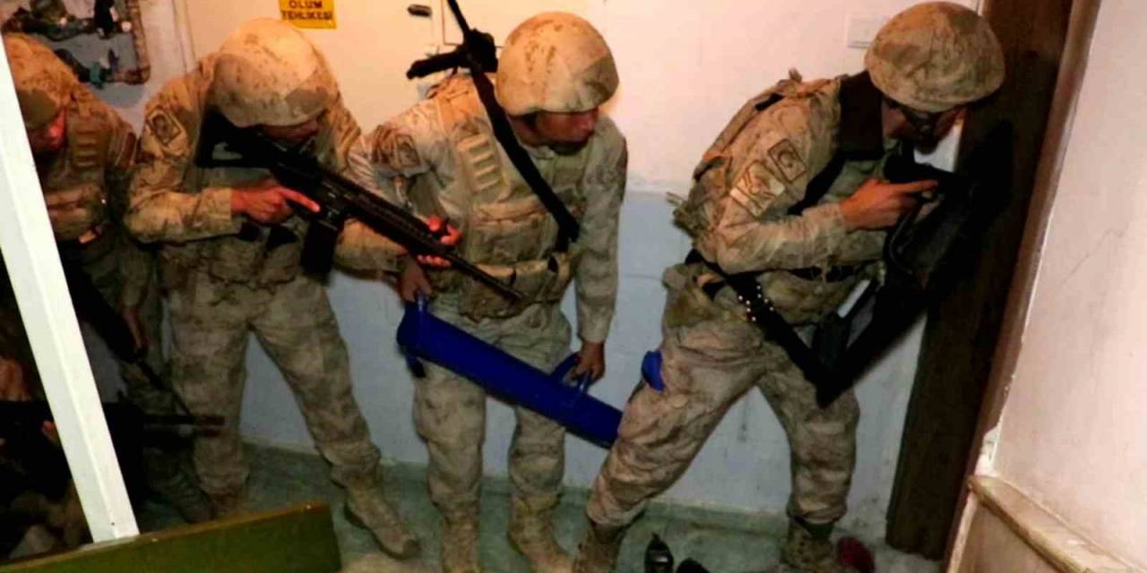 Mersin’de Terör Örgütlerine Operasyon: 5 Gözaltı