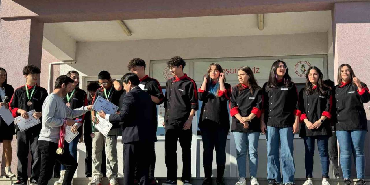 Geleceğin Usta Şeflerinden Madalya Yağmuru