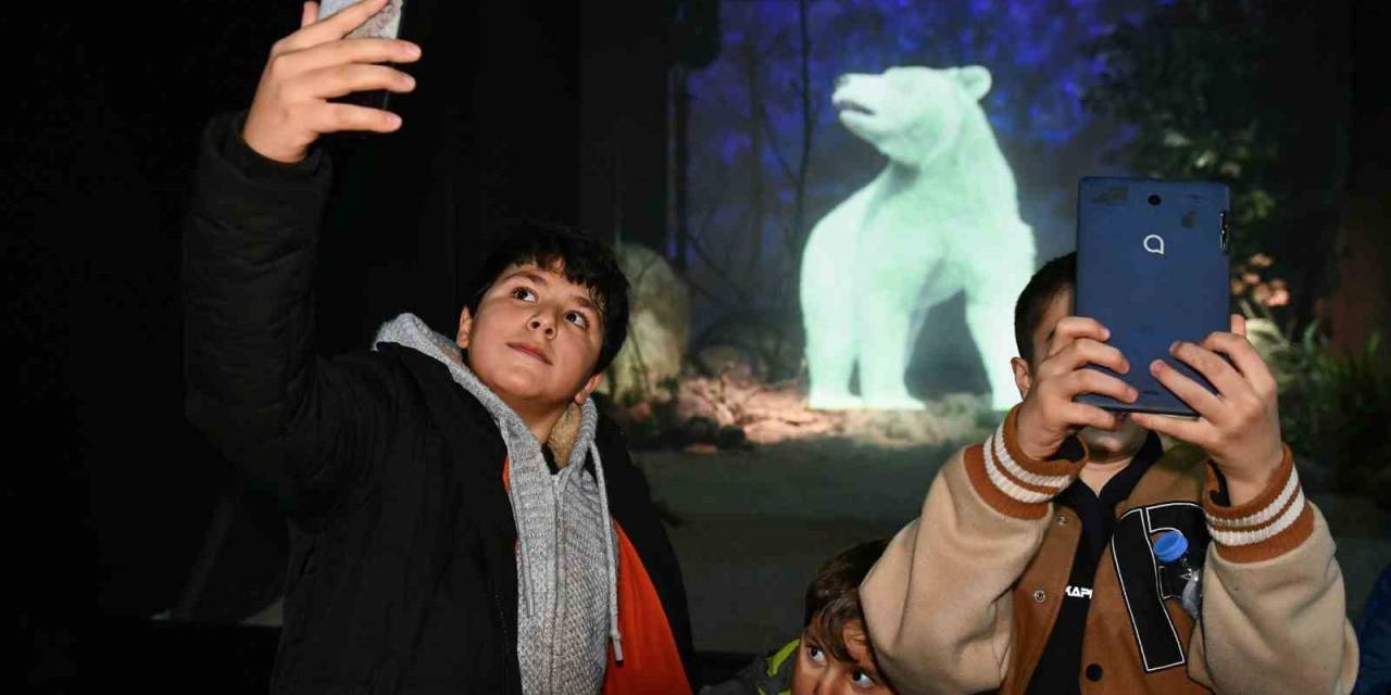Ankara Büyükşehir Belediyesi, Depremzede Vatandaşları Dijital Hayvanat Bahçesi’nde Ağırladı