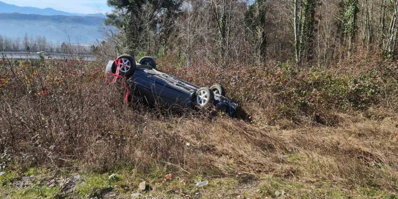 İki Otomobil Peş Peşe Takla Atarak Kaza Yaptı