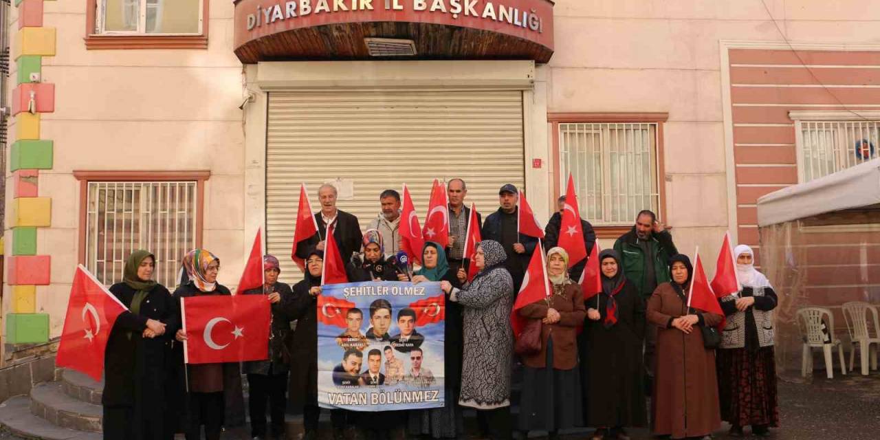Hdp Önündeki Evlat Mücadelesinde Gara Şehitleri Anıldı
