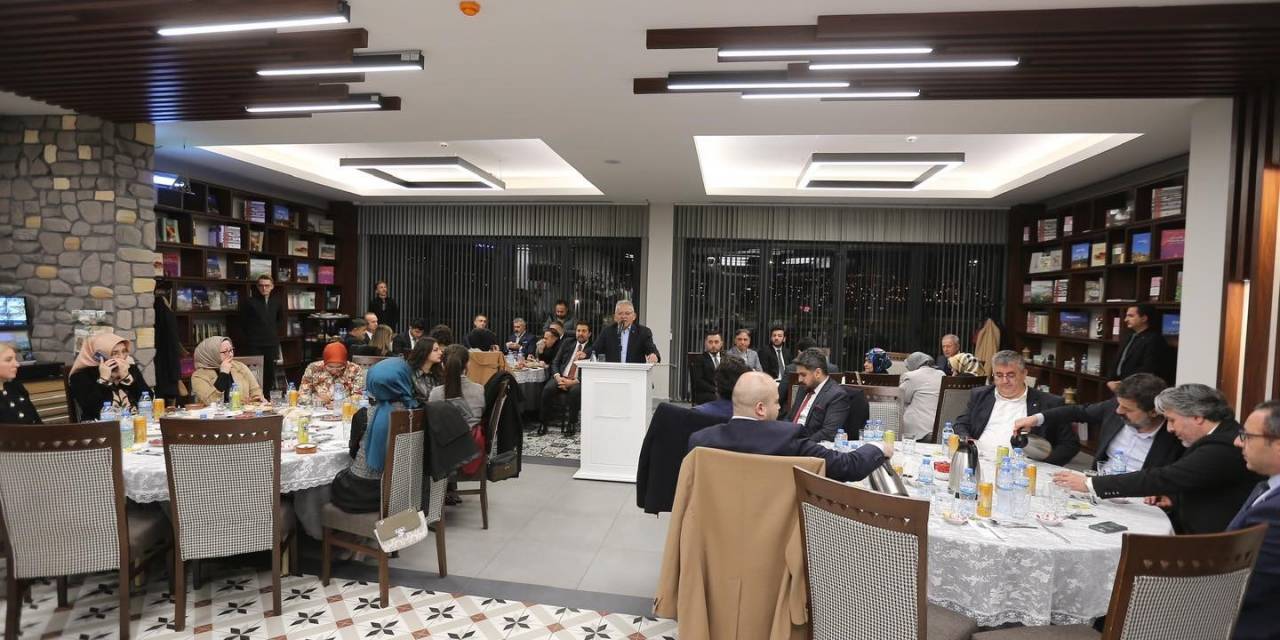 Akar Ve Büyükkılıç, Avukatlarla Buluştu