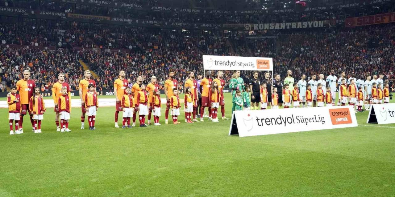 Galatasaray - Başakşehir Maçını 45 Bin 811 Taraftar İzledi