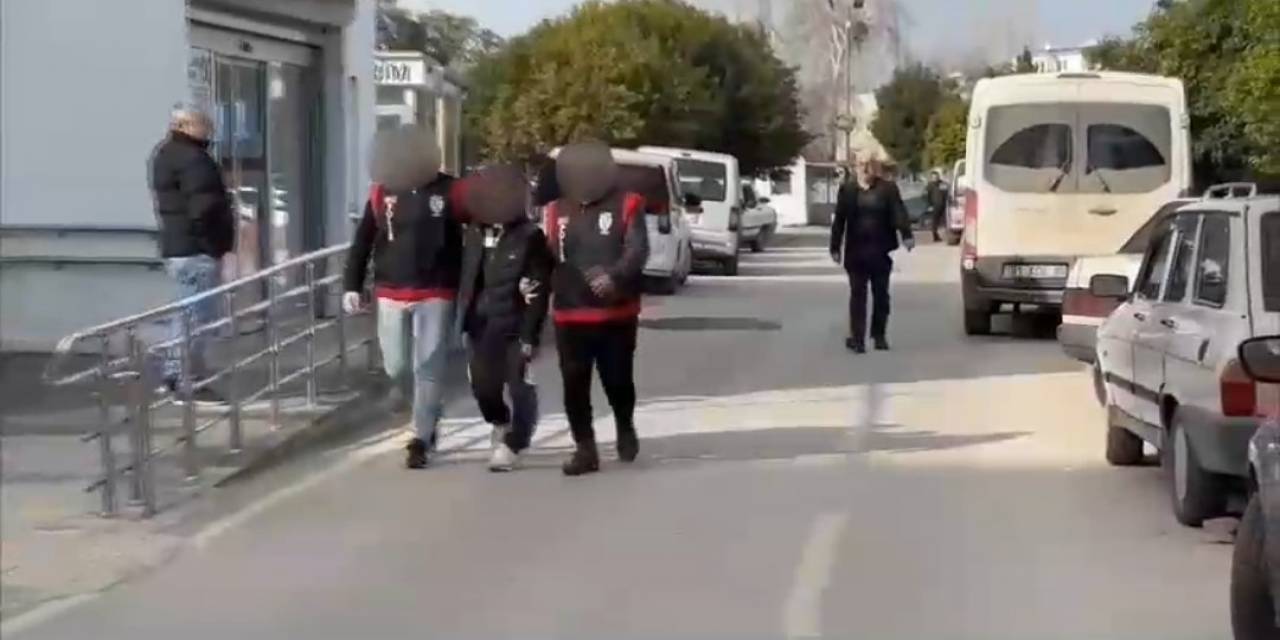 53 Yıl Hapis Cezasıyla Aranan 17 Yaşındaki Şahıs Yakalandı