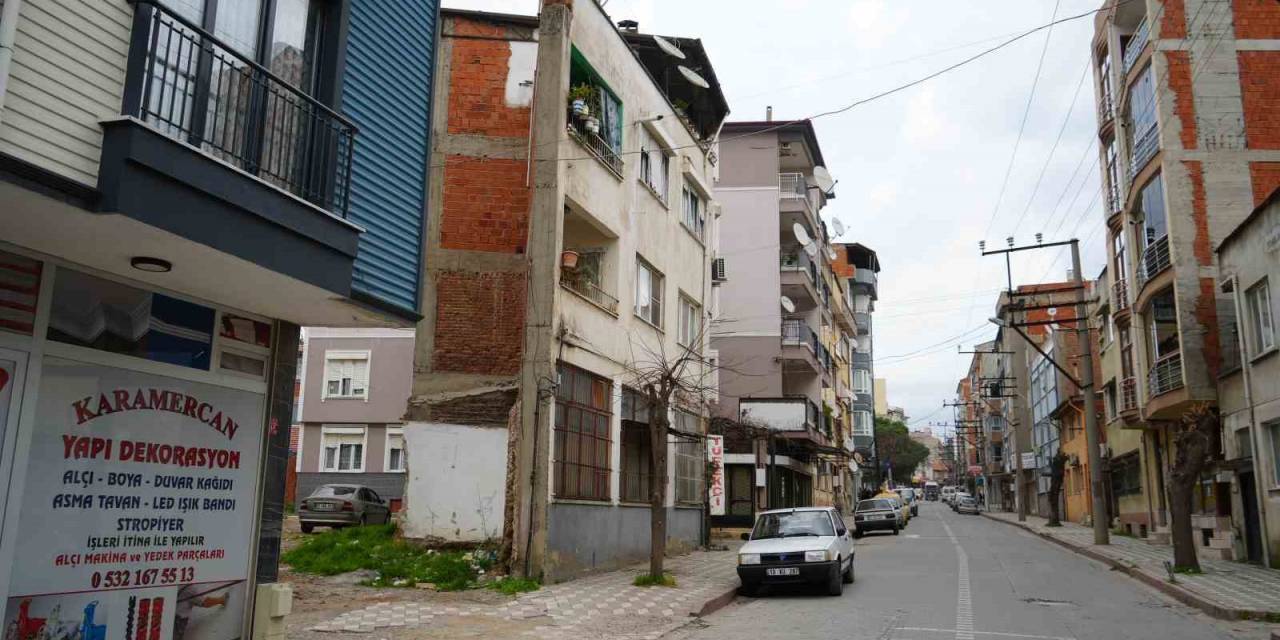 Bu Evi Görenler Bir Daha Bakıyor: İki Boyutlu Gibi Görünen Ev Dikkatleri Çekiyor