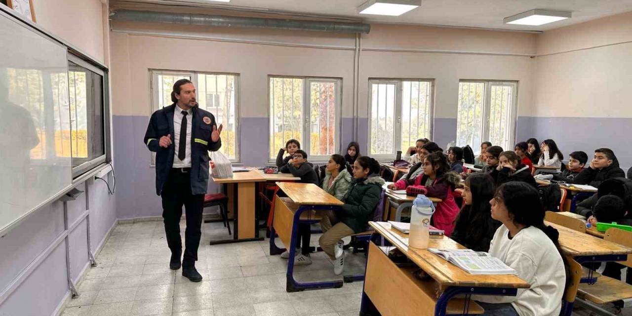 Msb Personeli Depremin 160’ıncı Saatinde Kurtarılan Aysima’yı Ziyaret Etti