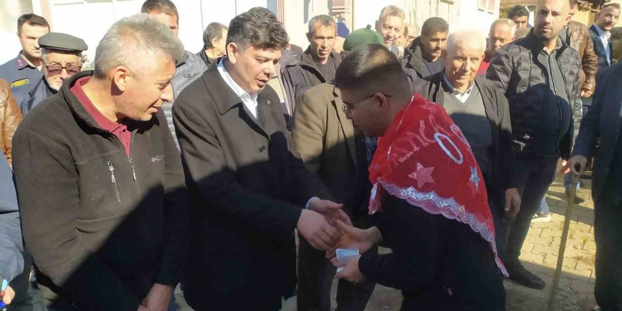 Geleneksel Asker Uğurlama Törenlerine Devam Ediyorlar