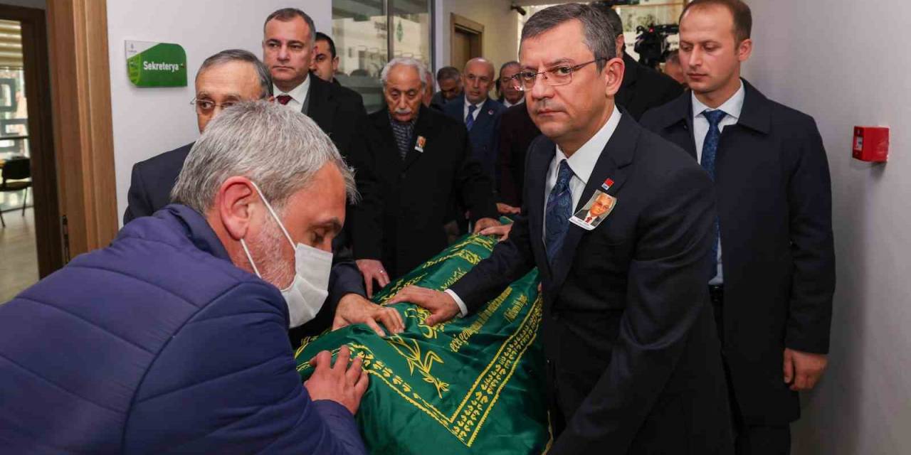 Chp Genel Başkanı Özel, Mehmet Aslandoğan’ın Cenazesine Katıldı
