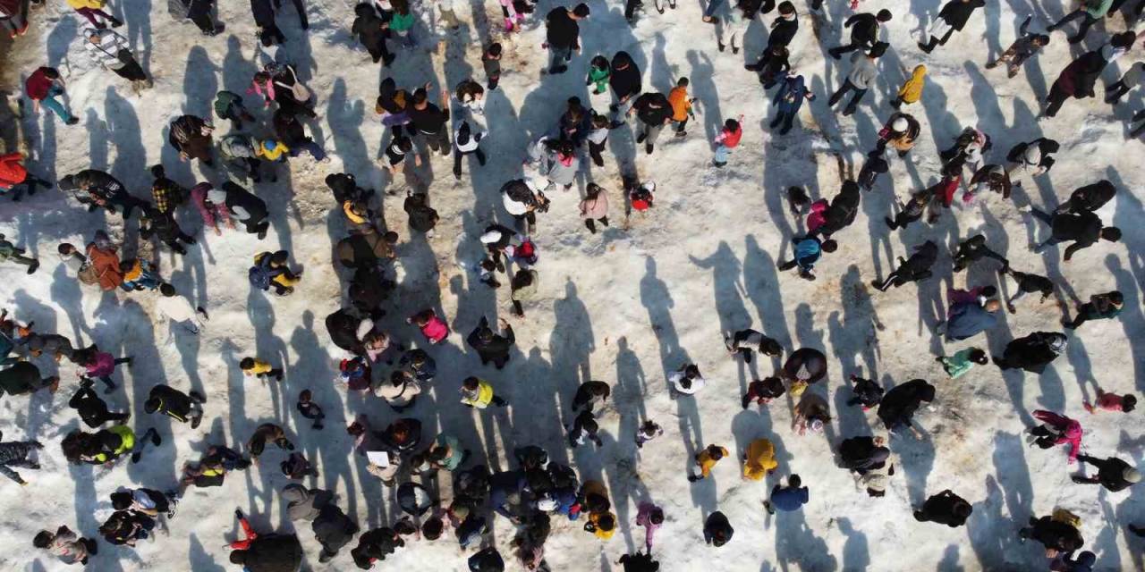 Sahil Kenarında Kar Keyfi